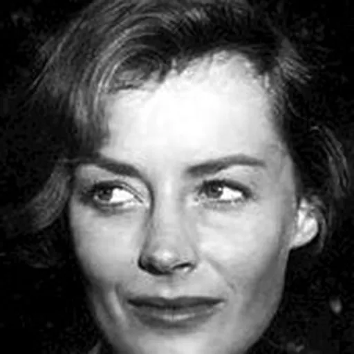 Portrait of Victoria Shaw