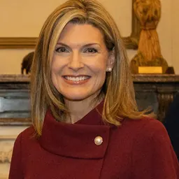 Portrait of Elise Nieshalla