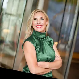 Portrait of Bonnie Roupé