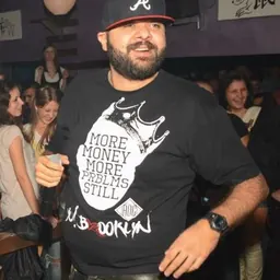Portrait of Grasu XXL
