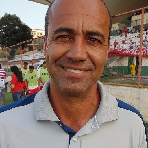Portrait of Aílton Ferraz