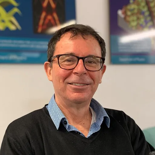 Portrait of Simon J. Bending
