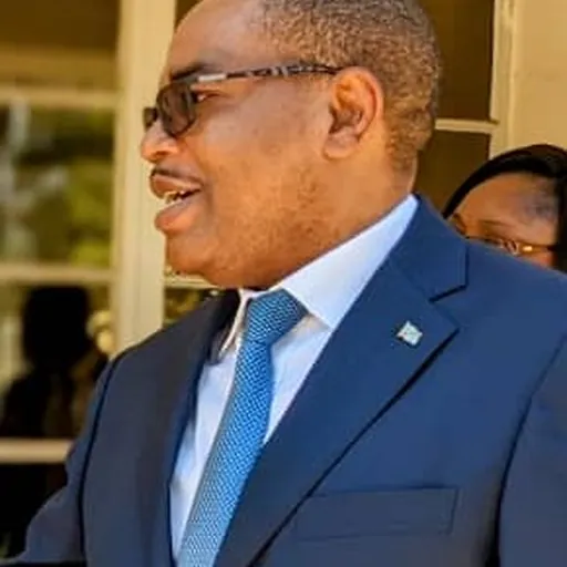 Portrait of Théo Ngwabidje Kasi