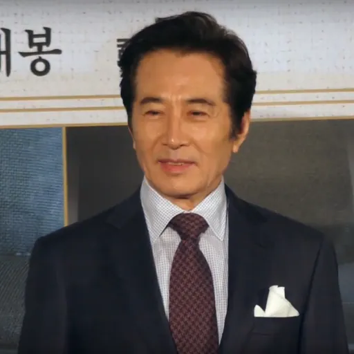 Portrait of Baek Yoon-sik