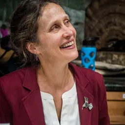 Portrait of Jennifer Ackerman