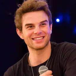 Portrait of Nathaniel Buzolic
