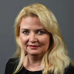 Portrait of Kristin Brinker