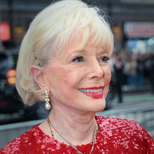 Portrait of Lesley Stahl