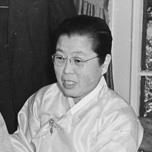 Portrait of Helen Kim