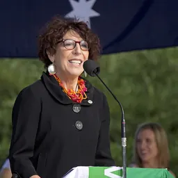 Portrait of Ronni Kahn