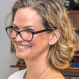 Portrait of Laura Curran