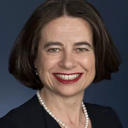 Portrait of Robyn Mudie