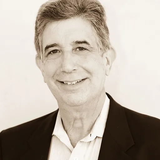 Portrait of Lee Bycel