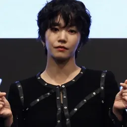 Portrait of Lee Seol
