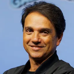Portrait of Ralph Macchio
