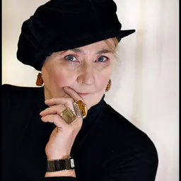 Portrait of Catrin Collier