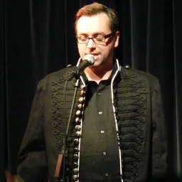 Portrait of Dan Tetsell