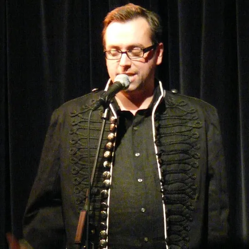 Portrait of Dan Tetsell