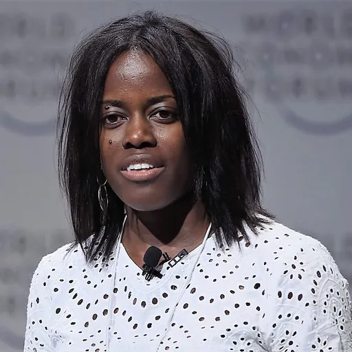 Portrait of Mandë Holford