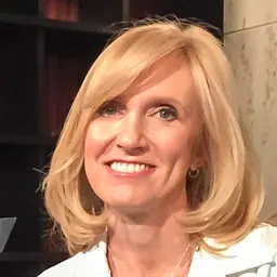 Portrait of Kari C. Nadeau
