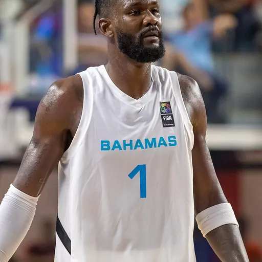 Portrait of Deandre Ayton