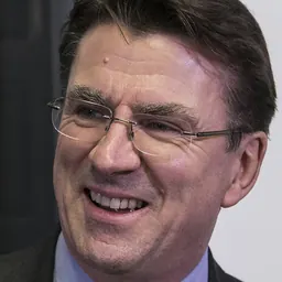Portrait of Iain Lindsay