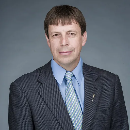 Portrait of Todd Loewen