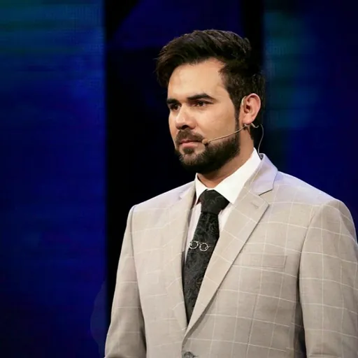 Portrait of Omid Nezami