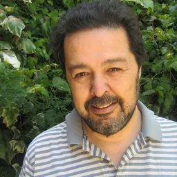 Portrait of Óscar Gacitúa