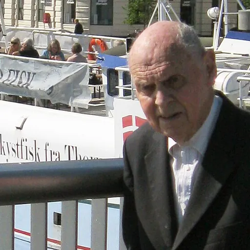 Portrait of Erik Hansen