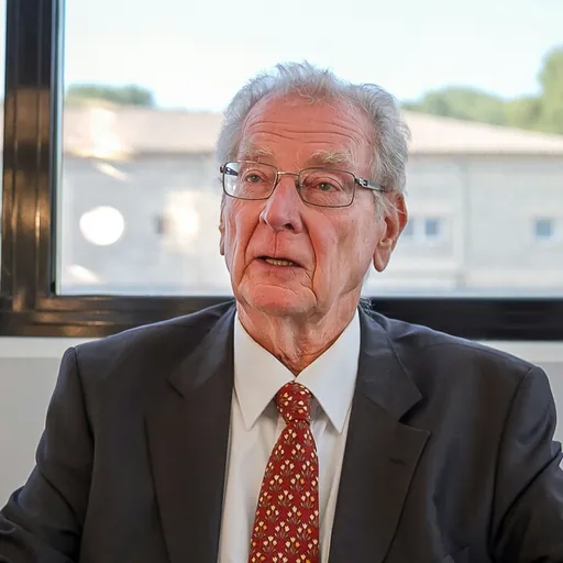 Portrait of Roger Meï