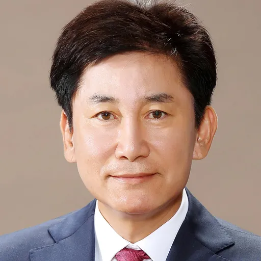 Portrait of Park Jong-mun