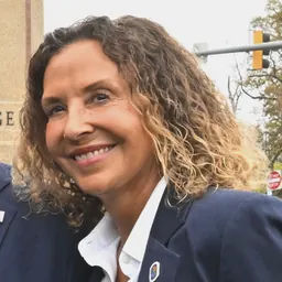 Portrait of Jolene Ivey