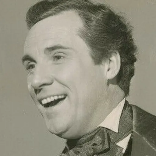Portrait of Ray Middleton