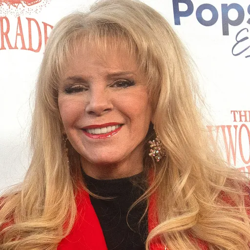 Portrait of Laura McKenzie