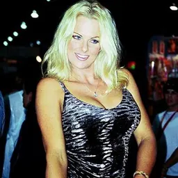 Portrait of Nikki Tyler