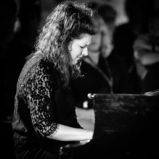 Portrait of Eve Risser