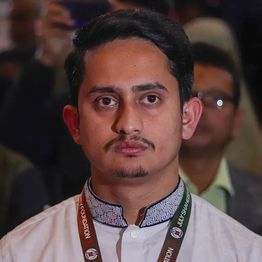 Portrait of Sarjis Alam