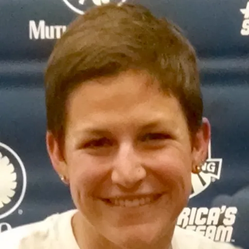 Portrait of Caitlin Leverenz