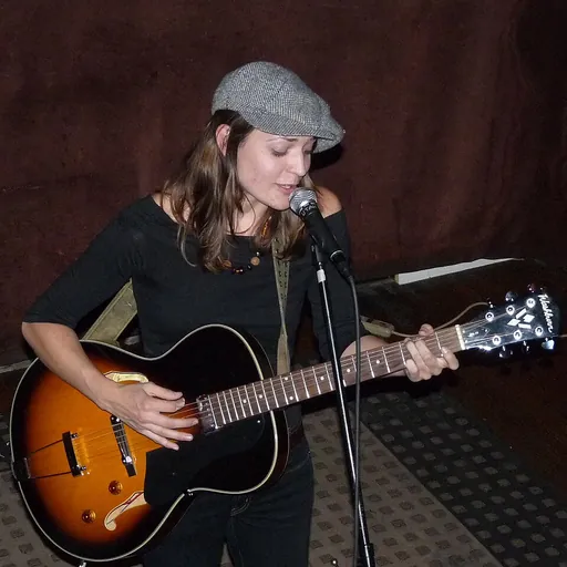 Portrait of Amber Rubarth