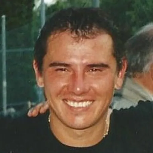 Portrait of Oscar Londono