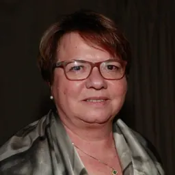Portrait of Simona Frankel