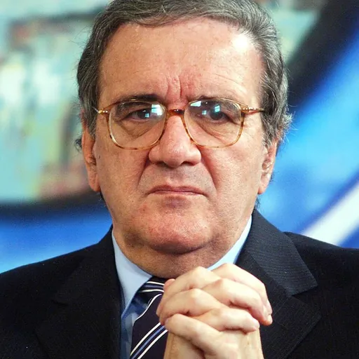 Portrait of Luiz Gonzaga Belluzzo