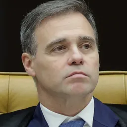 Portrait of André Mendonça