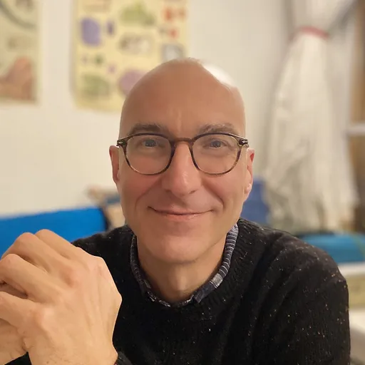 Portrait of Menno Schilthuizen