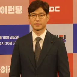 Portrait of Yu Jun-sang