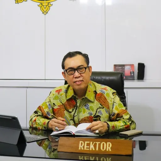 Portrait of Edy Suandi Hamid
