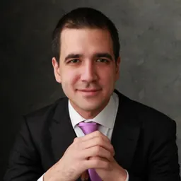 Portrait of Ozan Varol