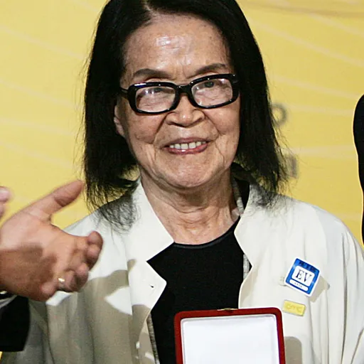 Portrait of Tomie Ohtake