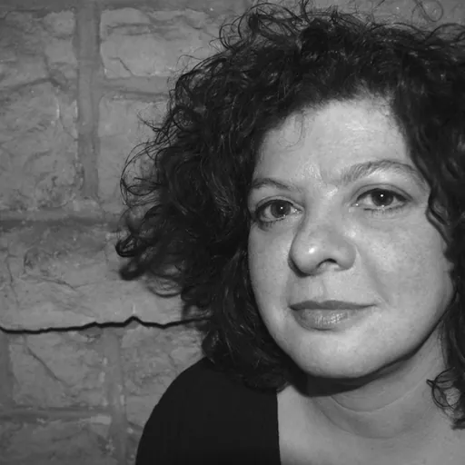 Portrait of Lisa Gralnick